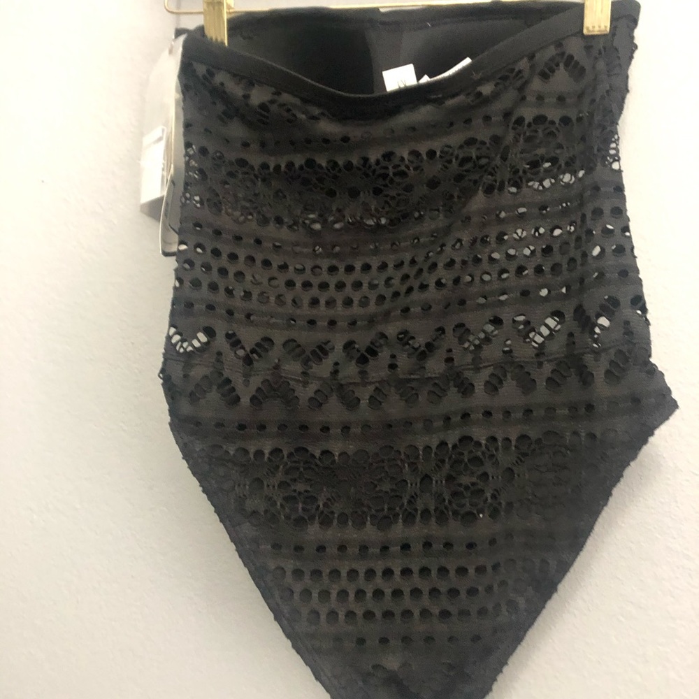 Bathing suite - Picture 2 of 3